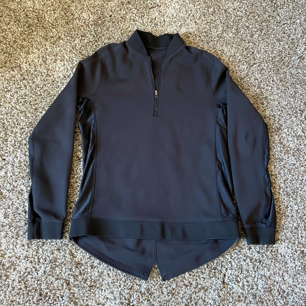 Men’s large lululemon half zip sweater with reflective attachment in the back